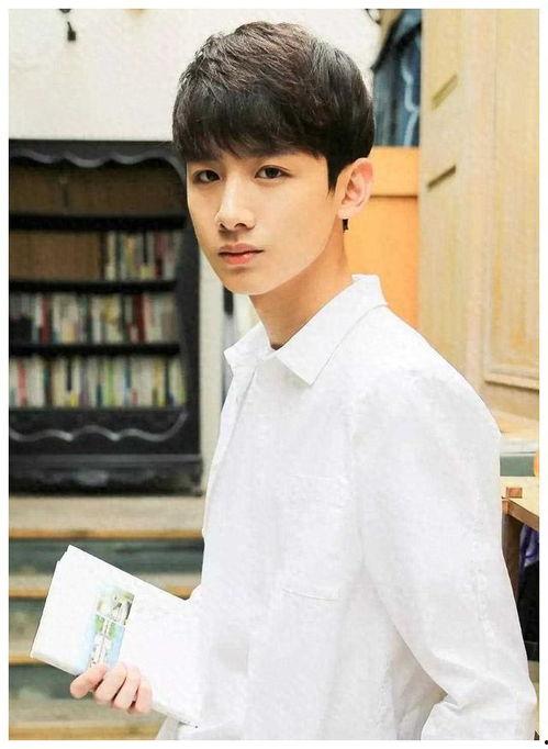 白敬亭田曦薇娱乐吃瓜,娱乐吃瓜引发网友热议